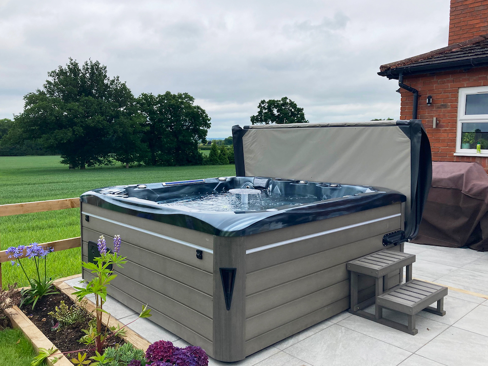 Hot Tubs Proudly Designed in The UK Hot Tubs & Swim Spas Warwickshire